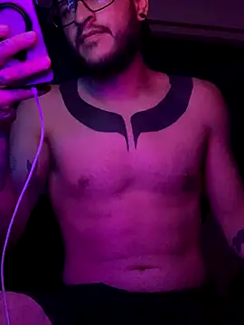 Snapshot of francoolatino chatting on September 22, 4:34 am francoolatino online show from September 22, 4:34 am