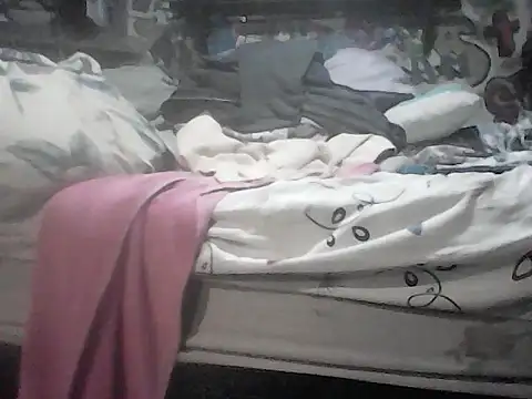 Twoslipperywhenwett online show from March 13, 4:47 pm