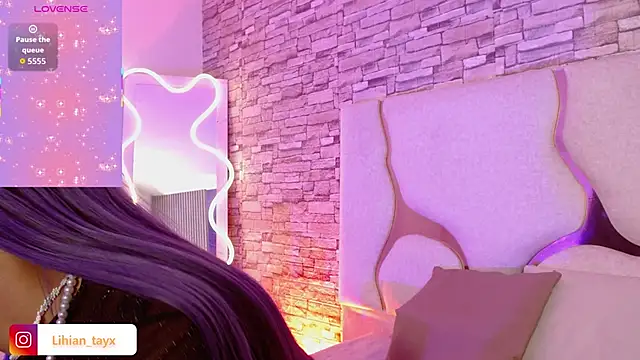 LIHIAN TAY online show from September 19, 5:08 am