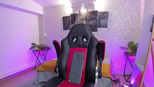 nils saint online show from November 9, 4:27 am