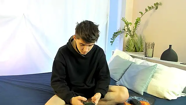 SherlockMax online show from February 5, 7:32 pm