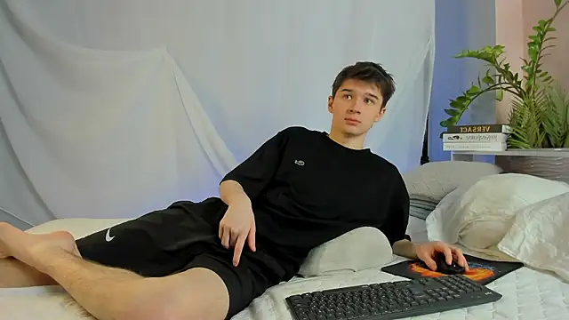 SherlockMax online show from March 4, 8:05 pm