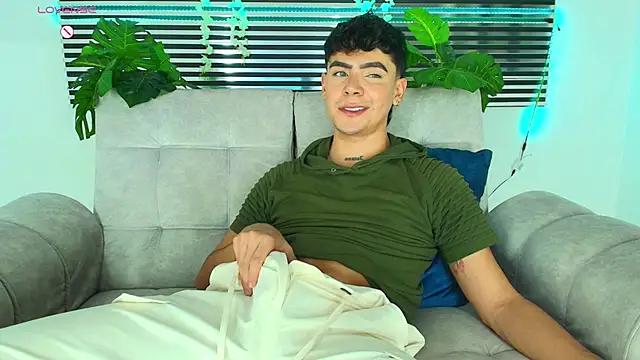 CamiiGuzmanX online show from January 14, 9:07 pm