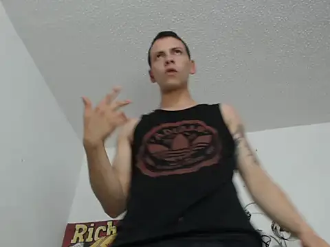 Snapshot of Thomasjons_ chatting on October 18, 2:49 am Thomasjons  online show from October 18, 2:49 am