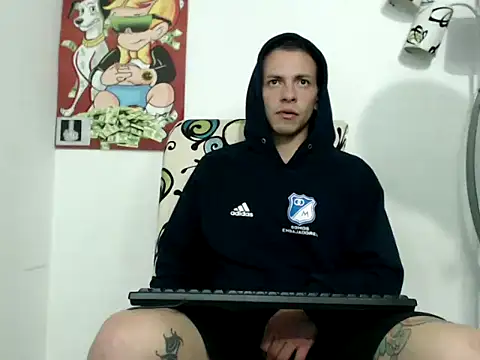 Snapshot of Thomasjons_ chatting on October 9, 1:10 am Thomasjons  online show from October 9, 1:10 am
