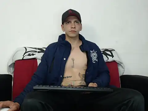 Snapshot of Thomasjons_ chatting on October 11, 3:32 am Thomasjons  online show from October 11, 3:32 am