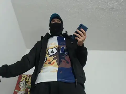 Thomasjons  online show from November 3, 4:05 am