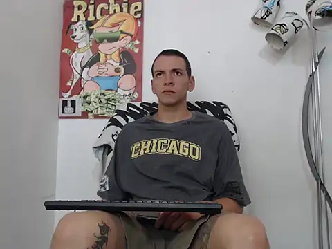 Snapshot of Thomasjons_ chatting on October 12, 6:24 pm Thomasjons  online show from October 12, 6:24 pm