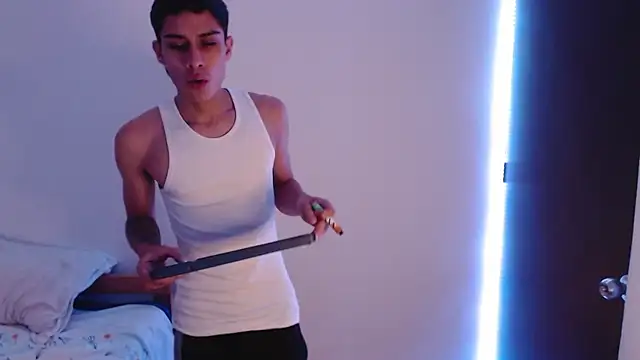 Snapshot of axel_davis_ chatting on October 8, 3:00 am axel davis  online show from October 8, 3:00 am