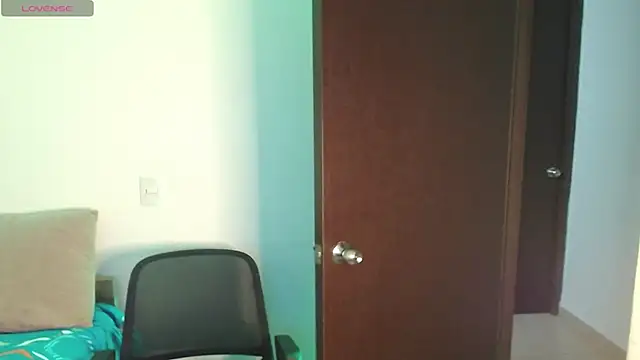 Snapshot of axel_davis_ chatting on October 12, 3:44 am axel davis  online show from October 12, 3:44 am