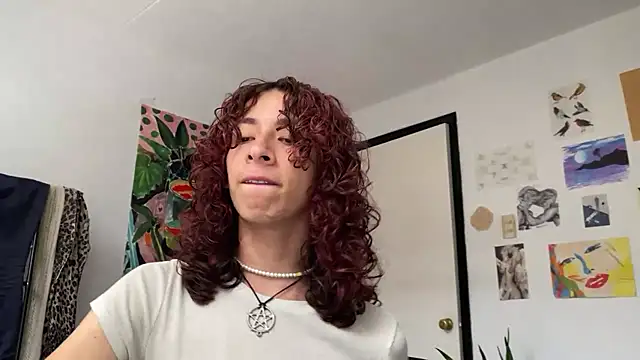 camille delrey online show from February 23, 10:00 pm