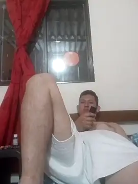 Snapshot of Franswat95 chatting on September 21, 4:12 am Franswat95 online show from September 21, 4:12 am