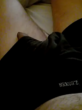 Snapshot of tomiii_69 chatting on October 5, 8:18 am tomiii 69 online show from October 5, 8:18 am