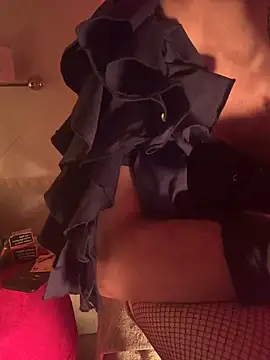 troiapompea online show from February 10, 12:59 am