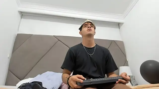 andrew colleman online show from October 27, 4:26 am