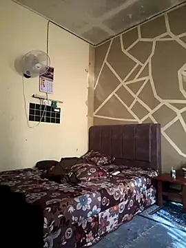 tuanaiman02 online show from October 7, 8:07 am