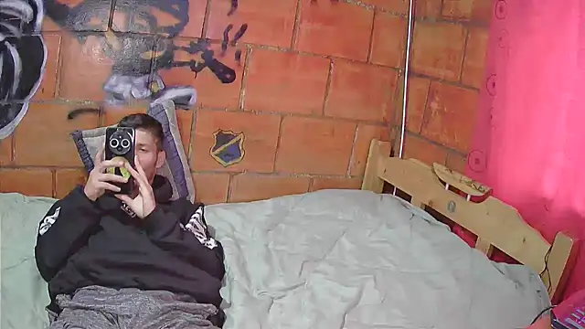 alexandercruz online show from April 8, 7:22 pm