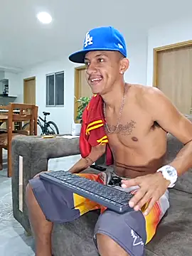 skinny23cm online show from March 20, 9:15 am