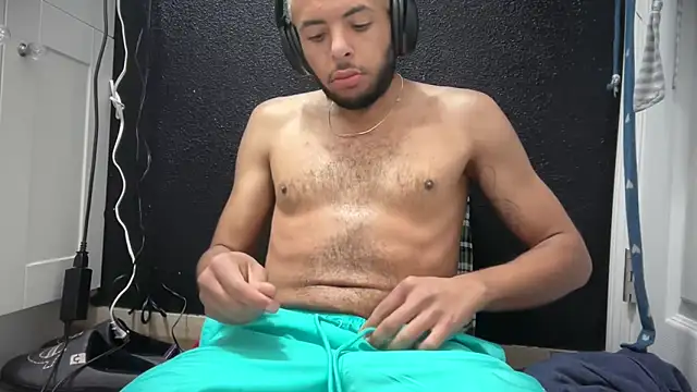 DERTYLAY online show from January 7, 11:37 am