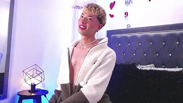 OzorioDany online show from September 20, 4:45 am