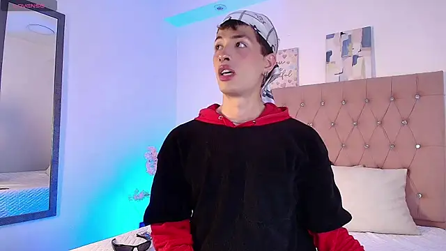 OzorioDany online show from December 3, 3:45 am