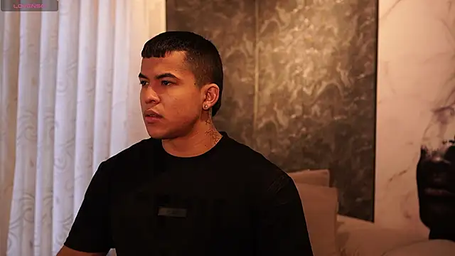 Thiago Valente online show from October 27, 1:46 pm