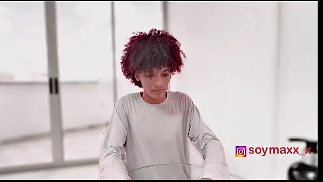 Max Rain online show from February 2, 6:49 pm