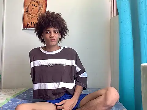 Max Rain online show from July 3, 7:29 pm