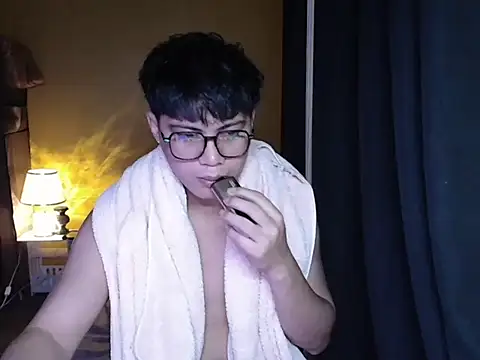 Lowel Smith online show from September 25, 2:27 pm