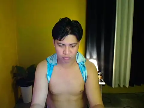 Lowel Smith online show from October 18, 4:01 pm