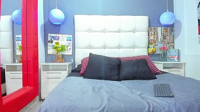 Snapshot of Matteo12_ chatting on October 26, 4:47 am Matteo12  online show from October 26, 4:47 am