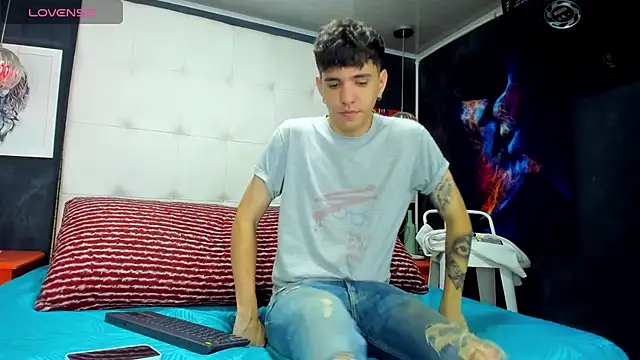 Snapshot of Matteo12_ chatting on September 11, 3:05 am Matteo12  online show from September 11, 3:05 am