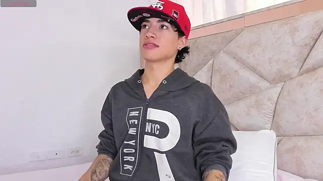 Thiago Divine  online show from September 16, 5:36 pm