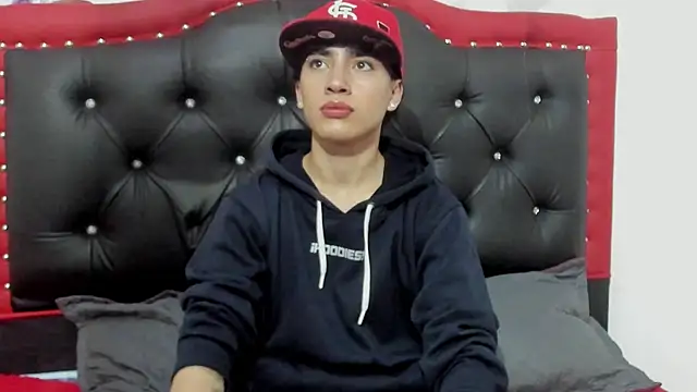 Thiago Divine  online show from October 17, 10:47 pm