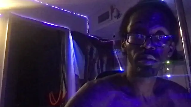 Snapshot of Triggerhappycj100 chatting on September 24, 8:02 am Triggerhappycj100 online show from September 24, 8:02 am