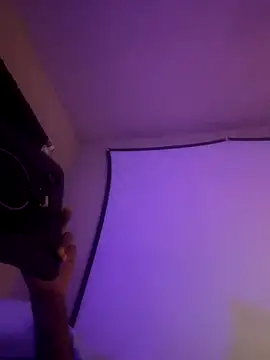 Snapshot of Triggerhappycj100 chatting on October 17, 7:23 am Triggerhappycj100 online show from October 17, 7:23 am