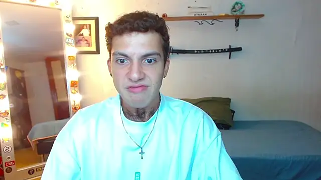 Snapshot of ocean_boy chatting on October 16, 10:07 pm ocean boy online show from October 16, 10:07 pm