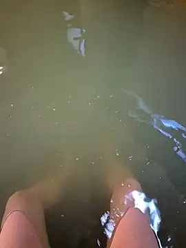 starvingo2002 online show from January 7, 7:35 am