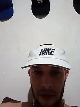 sebastiansebolla online show from April 8, 3:18 am