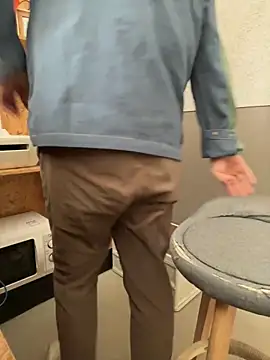 Snapshot of sonwmelt1 chatting on September 30, 7:46 am sonwmelt1 online show from September 30, 7:46 am