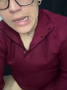 Kurtxxx22 online show from November 3, 5:55 am