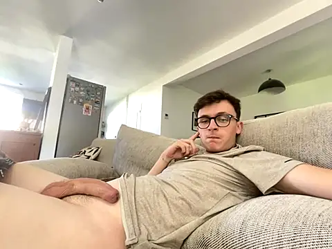 Eternelfrisson online show from October 6, 2:11 pm