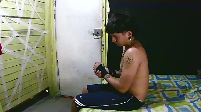 Ebebyjuan online show from April 26, 2:36 pm