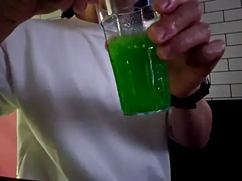 Snapshot of Earth_001 chatting on October 16, 4:04 pm Earth 001 online show from October 16, 4:04 pm