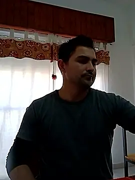 Bradd 32 online show from May 30, 5:24 pm