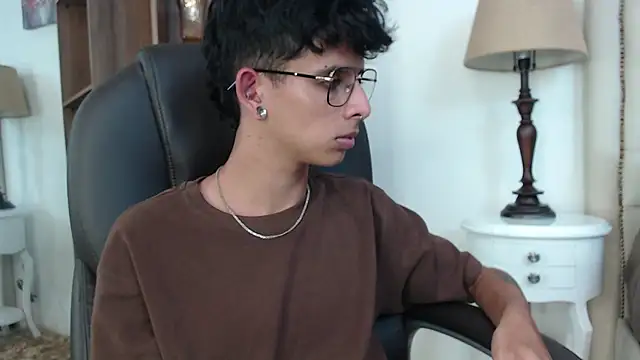 Ibratxandy online show from April 13, 6:52 pm