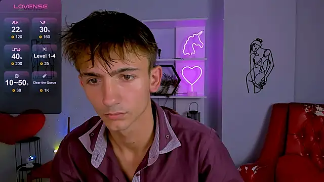 Snapshot of tobi_yours chatting on September 8, 7:24 pm tobi yours online show from September 8, 7:24 pm