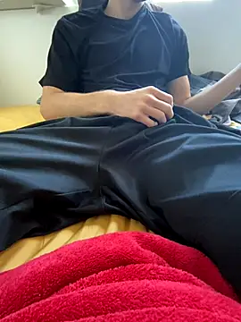 greggts online show from December 17, 10:33 am