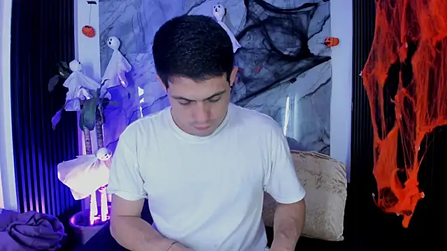 Snapshot of William_Steel_ chatting on October 25, 4:47 am William Steel  online show from October 25, 4:47 am
