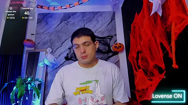 Snapshot of William_Steel_ chatting on October 8, 11:47 am William Steel  online show from October 8, 11:47 am